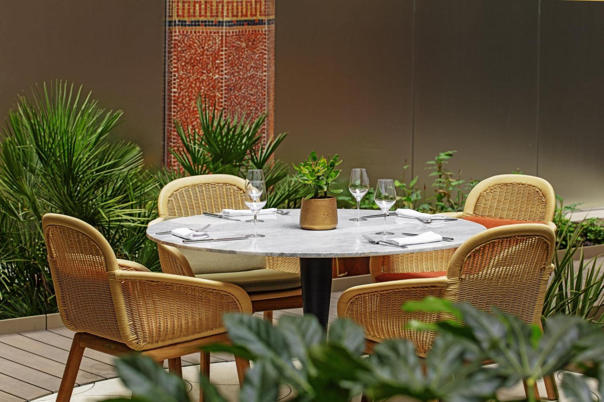 Prince De Galles, A Luxury Collection Hotel, Paris Exterior photo